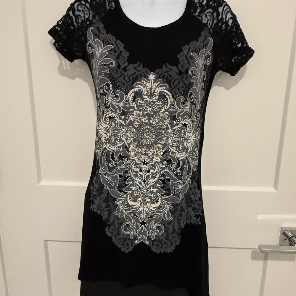 Vocal Black and Gray Lace Short Sleeve Tee